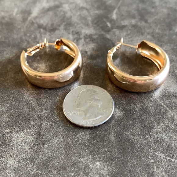 6/$8 NEW Gold Tone Hoop Earrings - Picture 7 of 11